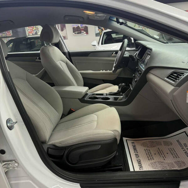 2017 Hyundai Sonata Hybrid SE