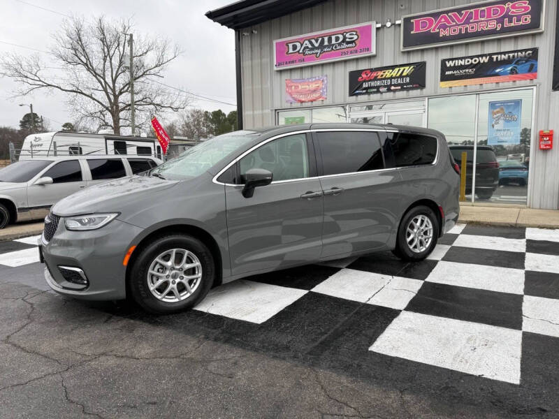 2023 Chrysler Pacifica Touring L