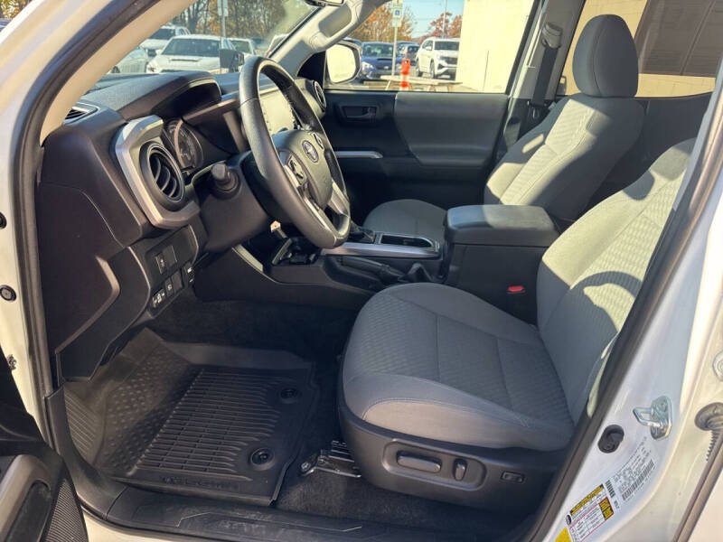 2022 Toyota Tacoma SR5 V6