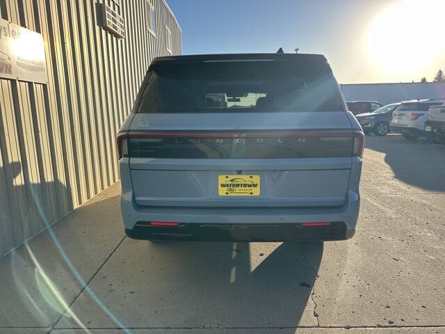 2025 Lincoln Navigator L Reserve