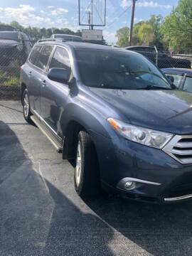2013 Toyota Highlander for sale at LAKE CITY AUTO SALES in Forest Park GA