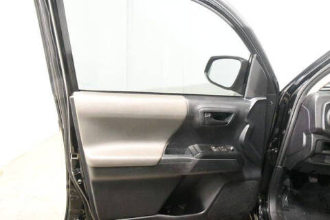 2017 Toyota Tacoma SR