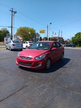 2013 Hyundai Accent for sale at Sarchione INC in Alliance OH