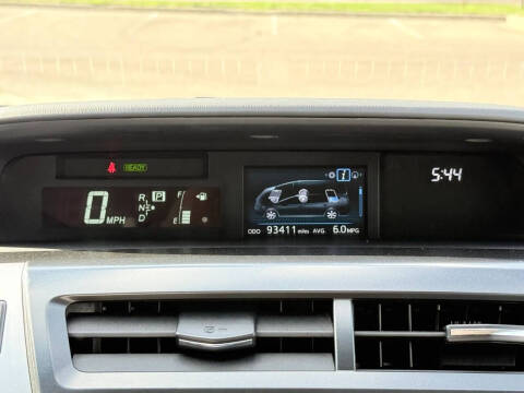 2017 Toyota Prius v