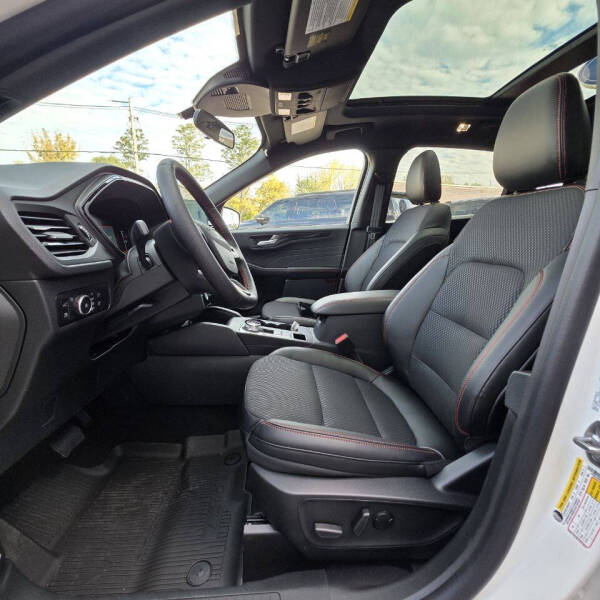 2026 Ford Escape Hybrid ST-Line Select