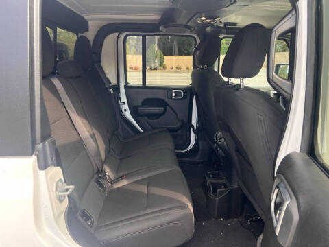 2023 Jeep Gladiator Sport