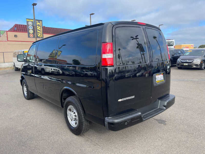 2020 Chevrolet Express 2500