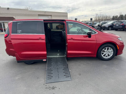 2025 Chrysler Pacifica Select