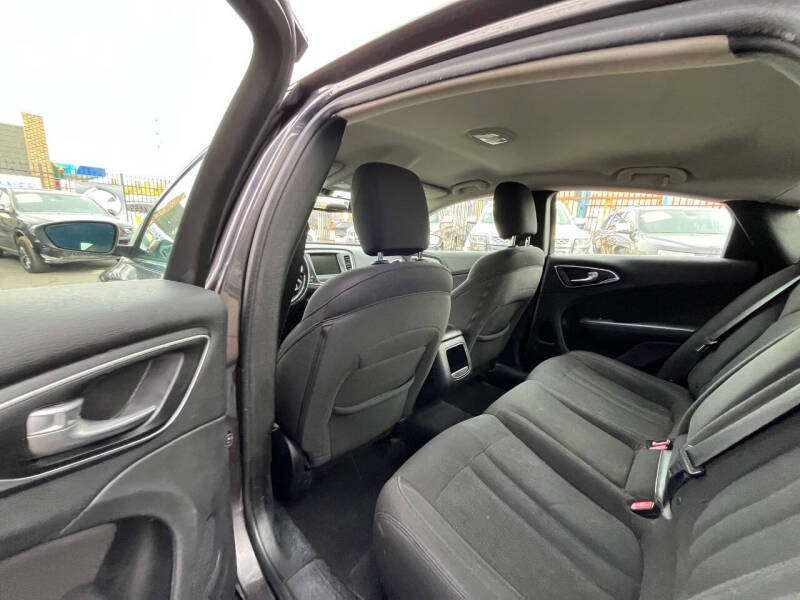 2015 Chrysler 200 Limited