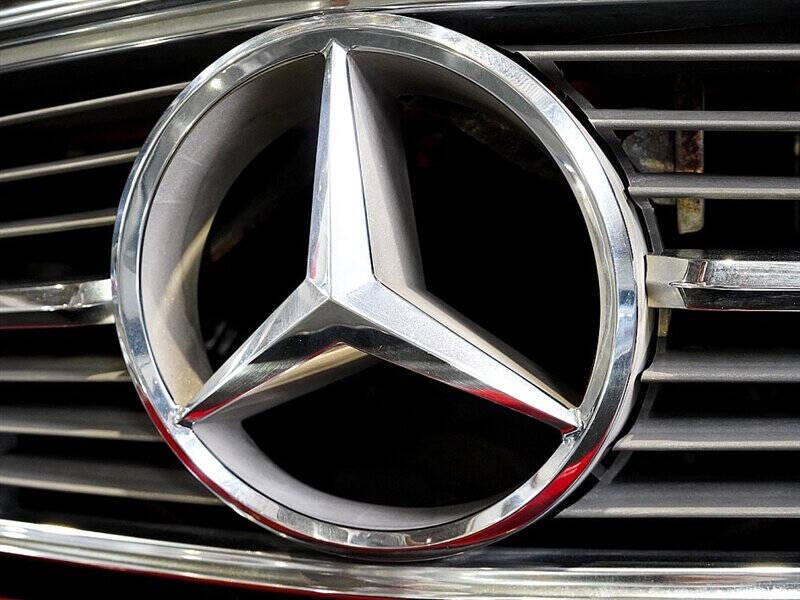 1989 Mercedes-Benz 560-Class 25