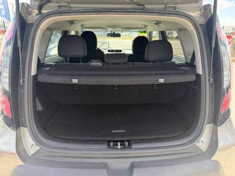 2015 Kia Soul +