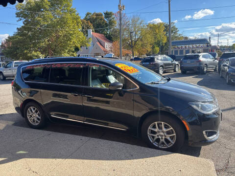 2020 Chrysler Pacifica Touring L