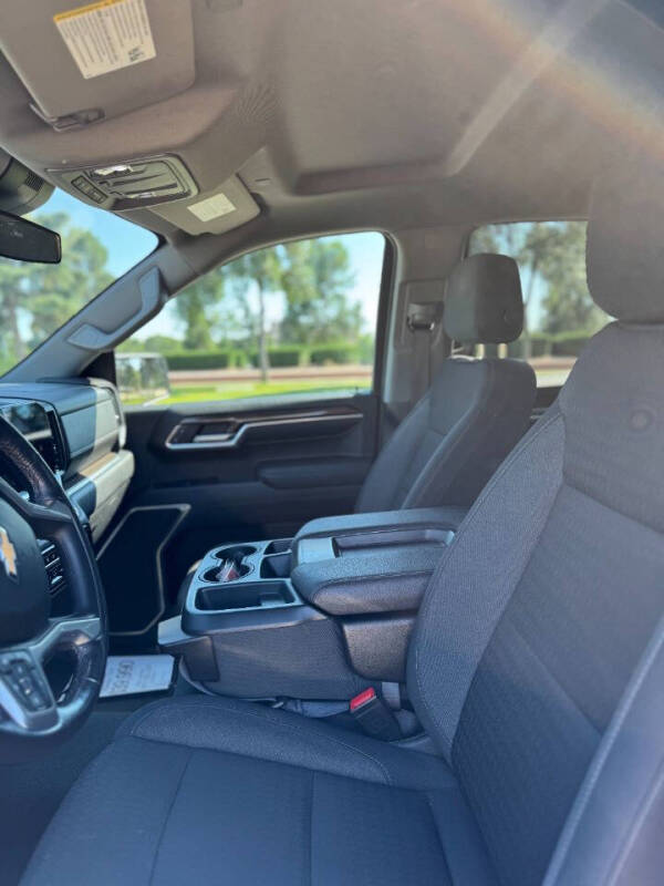 Image of 2022 Chevrolet Silverado 1500 LT