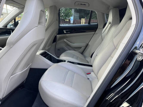 2017 Porsche Panamera