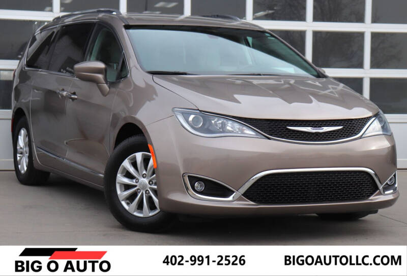2018 Chrysler Pacifica for sale at Big O Auto LLC in Omaha NE