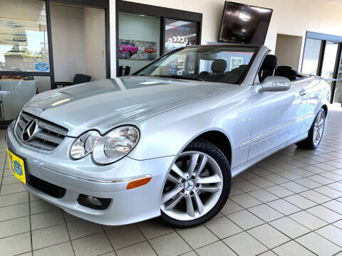 2007 Mercedes-Benz CLK for sale at SAINT CHARLES MOTORCARS in Saint Charles IL