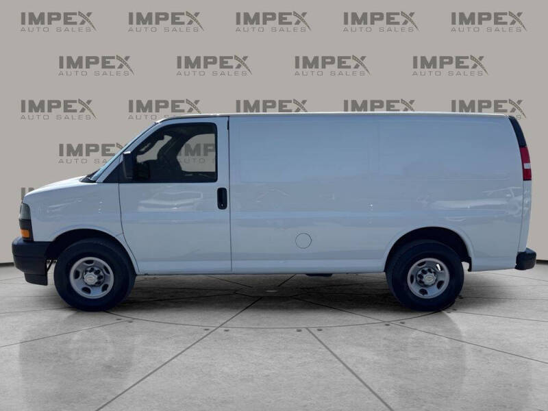 2023 Chevrolet Express 2500