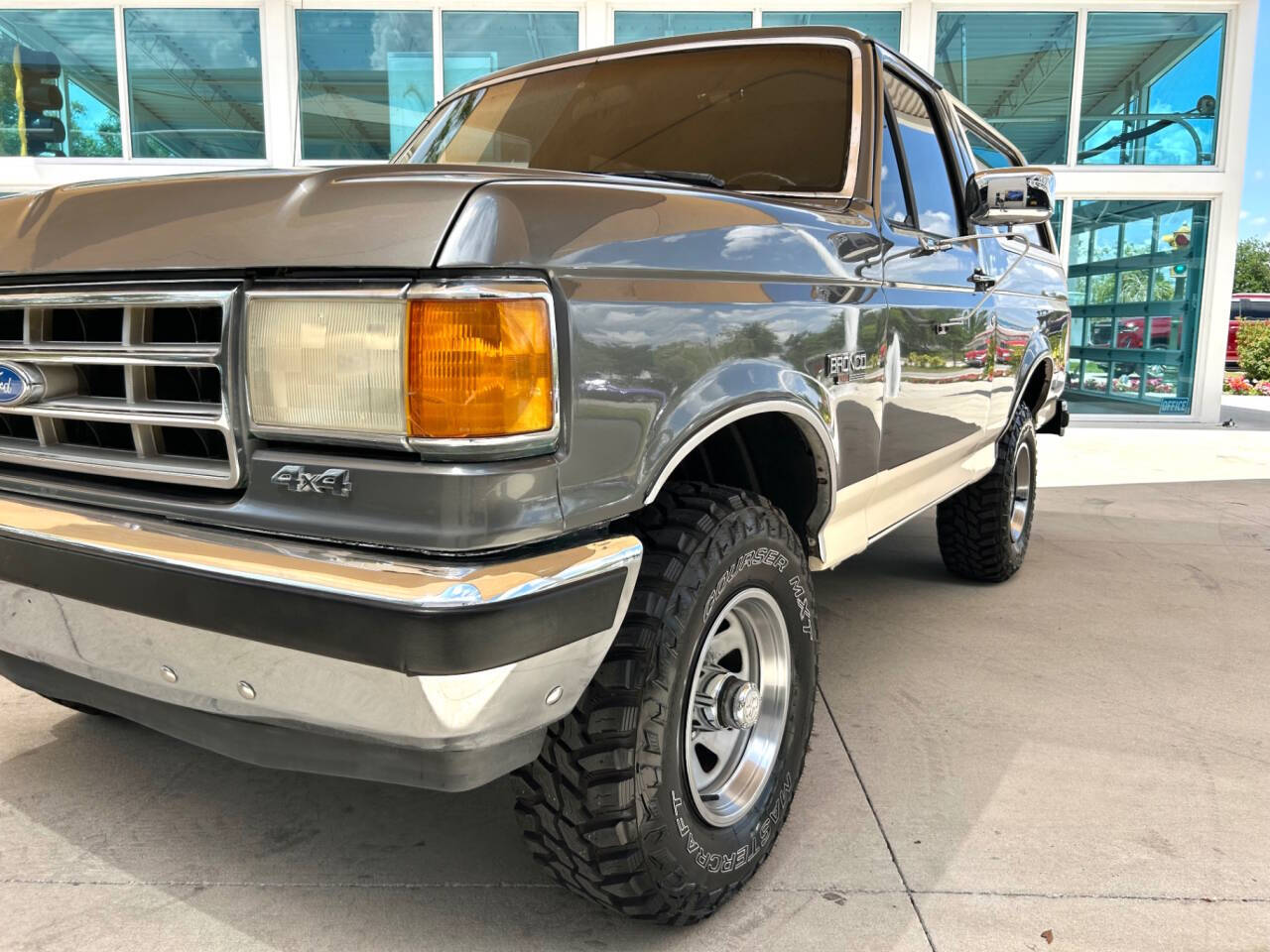 1989 Ford Bronco 10