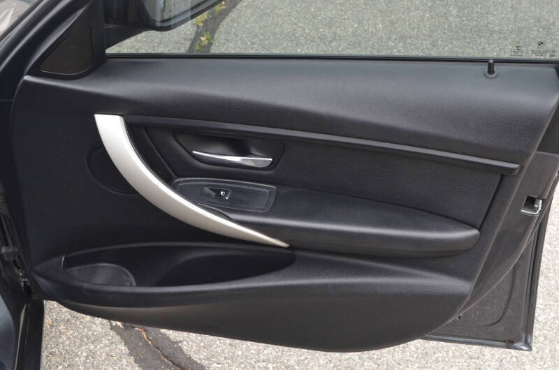 2016 BMW 3 Series 320i