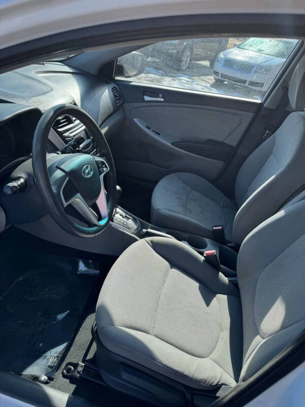 2012 Hyundai Accent GS
