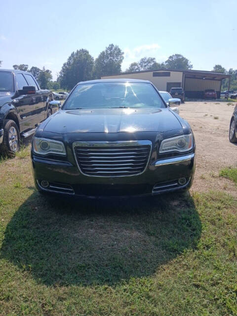 2014 Chrysler 300 for sale at GERRHA AUTO SALES in Nacogdoches, TX