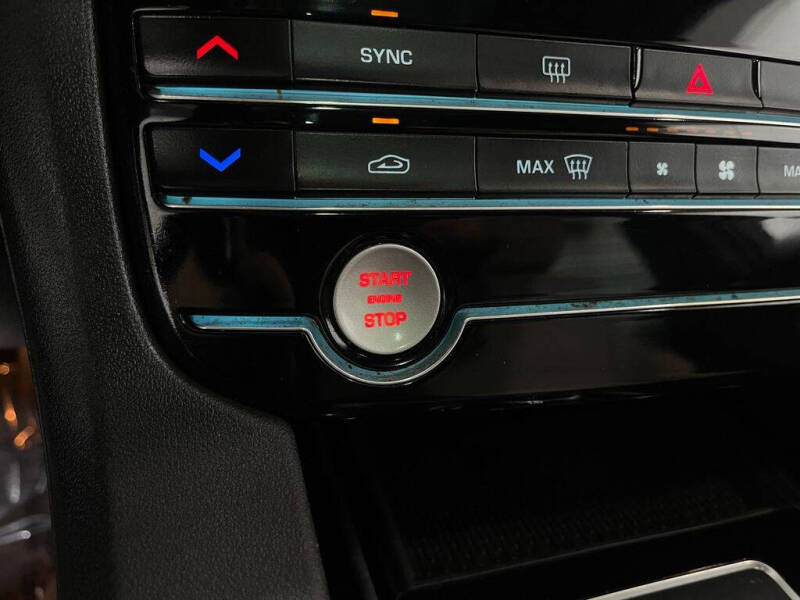 2020 Jaguar F-PACE 25t Premium