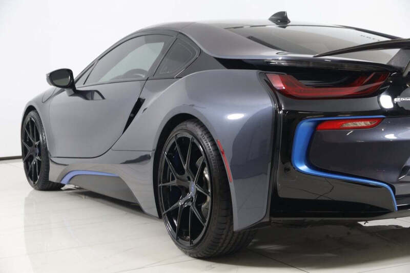 2017 BMW i8