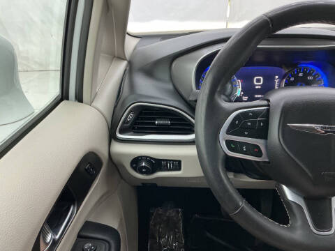2022 Chrysler Pacifica Touring L