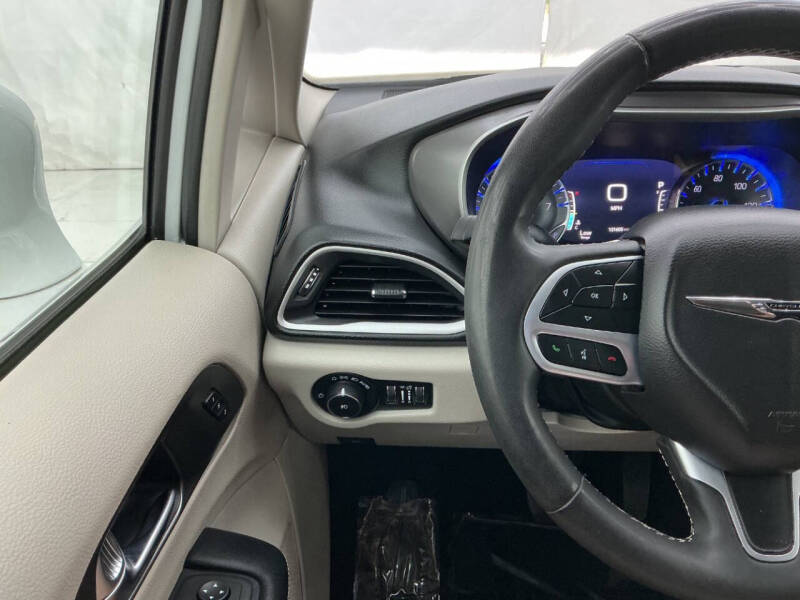 2022 Chrysler Pacifica Touring L