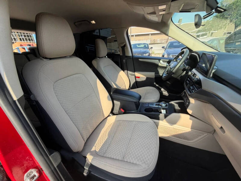 2020 Ford Escape SE