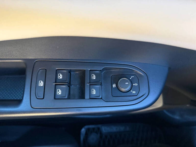 2025 Volkswagen Taos S 4Motion