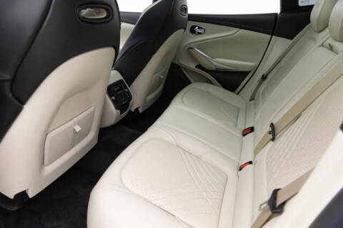 2021 Aston Martin DBX