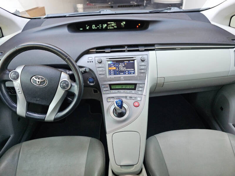 2014 Toyota Prius Five