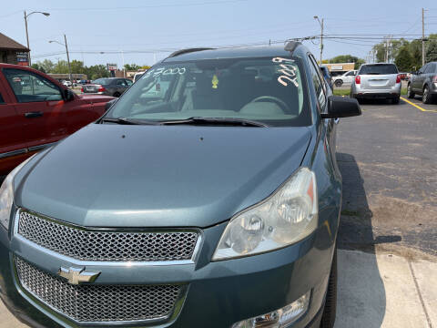 2009 Chevrolet Traverse for sale at Pinon Auto Sales in Sturgis MI