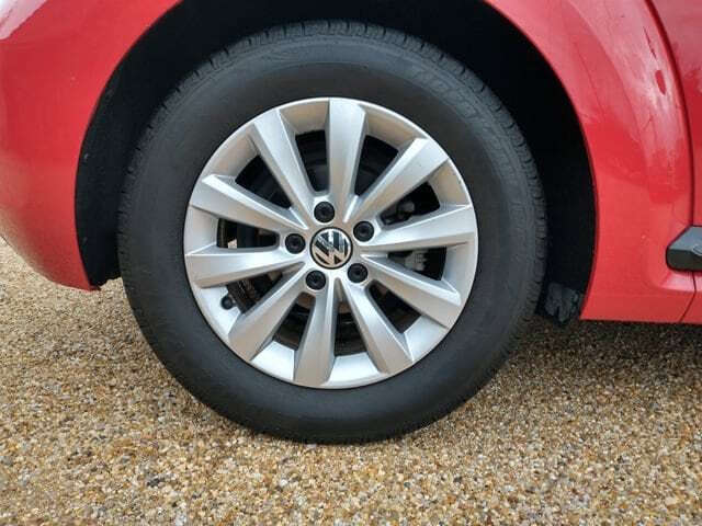 2015 Volkswagen Beetle 1.8T Classic PZEV