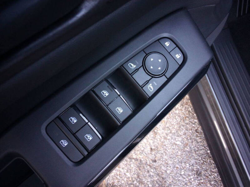 2025 Nissan Pathfinder S