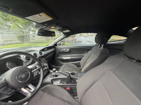 2017 Ford Mustang V6