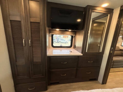 2025 Freightliner S2RV Chassis