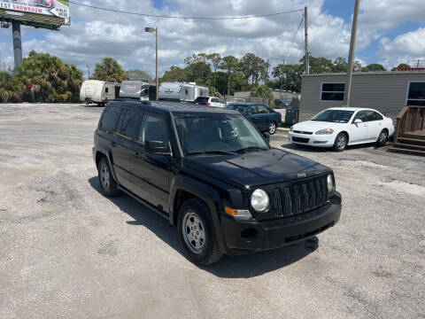2009 Jeep Patriot for sale at Friendly Finance Auto Sales in Port Richey FL