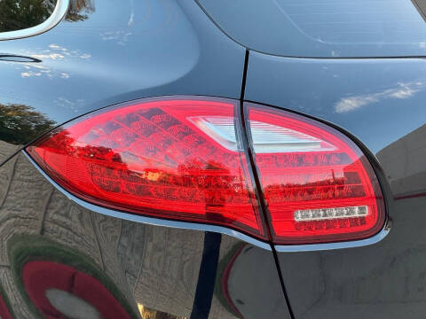 2012 Porsche Cayenne S