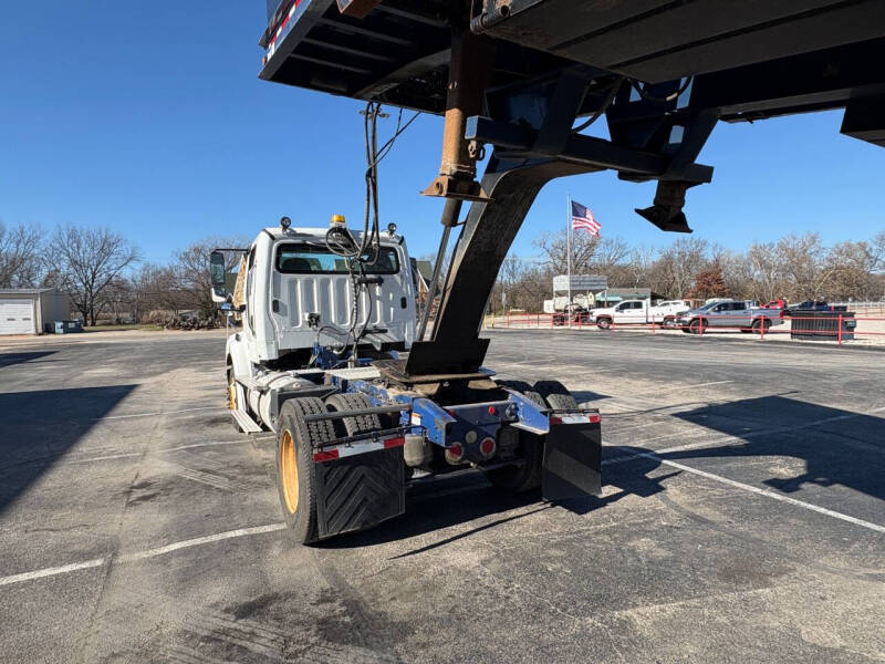 2017 Freightliner M2 112
