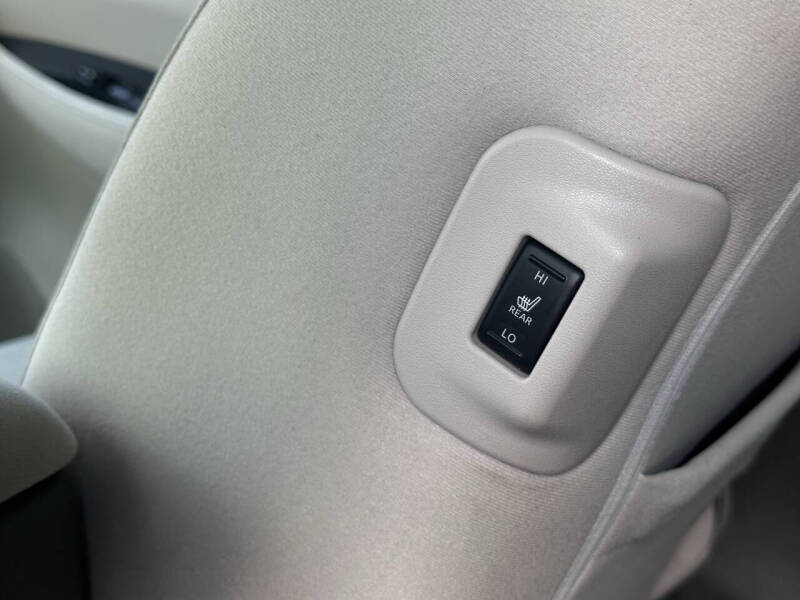 2012 Nissan LEAF SL