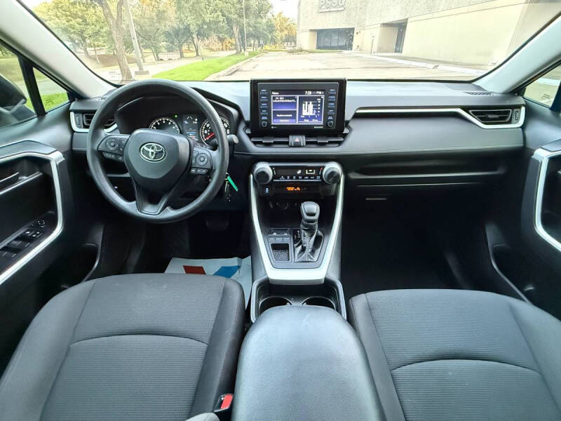 2021 Toyota RAV4 LE