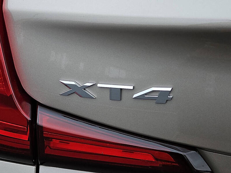 2025 Cadillac XT4 Premium Luxury