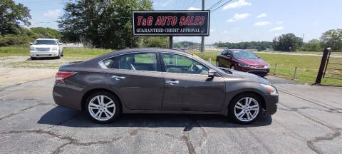 2015 Nissan Altima for sale at T & G Auto Sales in Florence AL