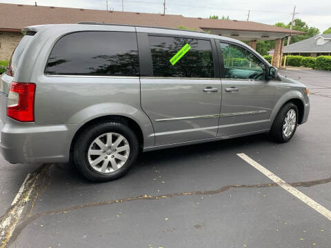 2014 Chrysler Town and Country for sale at Clarks Auto Sales in Connersville IN