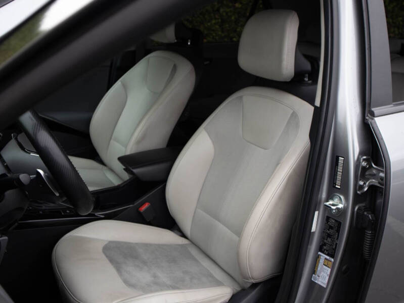 2023 Kia Niro EX