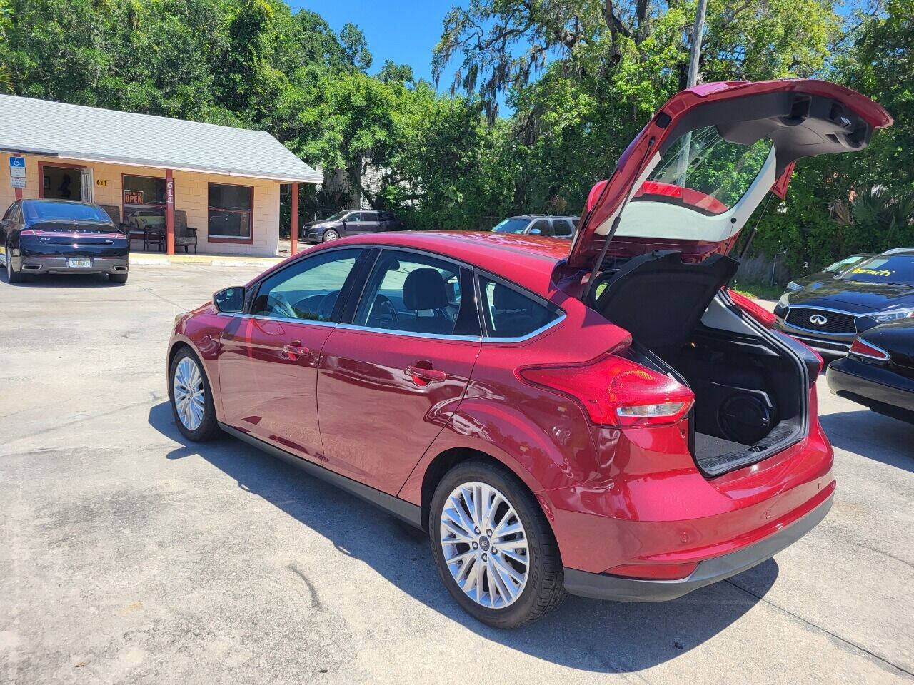 2017 Ford Focus for sale at FAMILY AUTO BROKERS in Longwood, FL