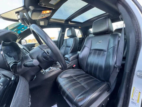 2023 Chrysler 300 S V6