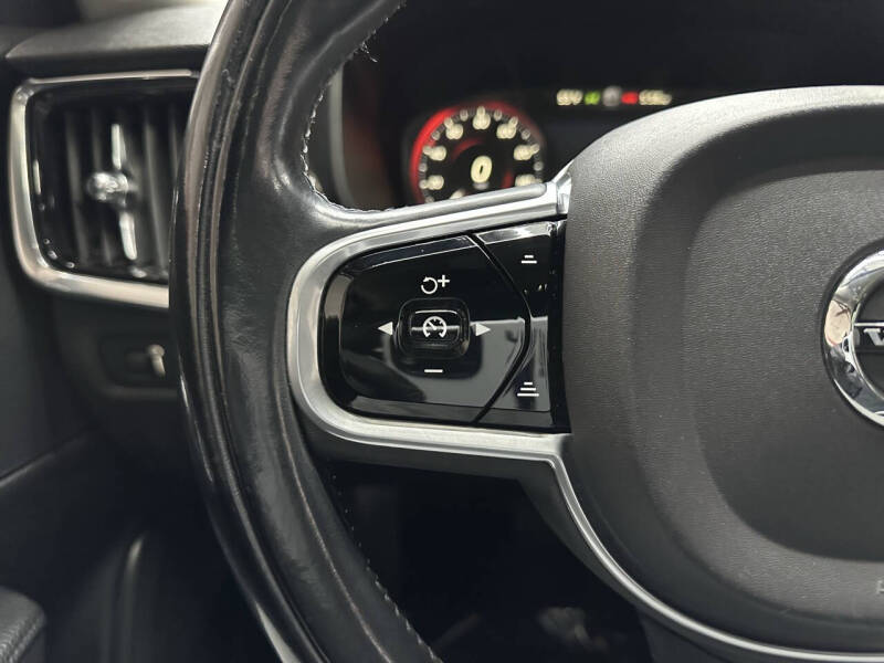 2018 Volvo S90 T5 Momentum